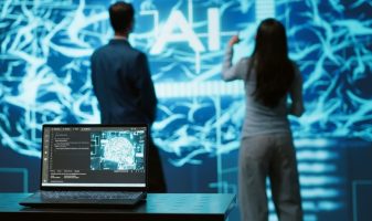 it-professionals-using-artificial-intelligence-augmented-reality-hologram2